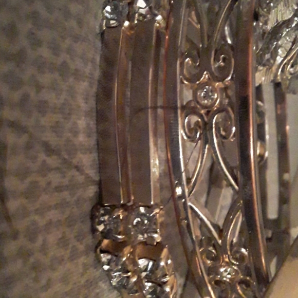 4 bracelets - Picture 2 of 4